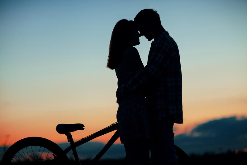 Что такое любовь: основные признаки, стадии и отличия от влюбленности